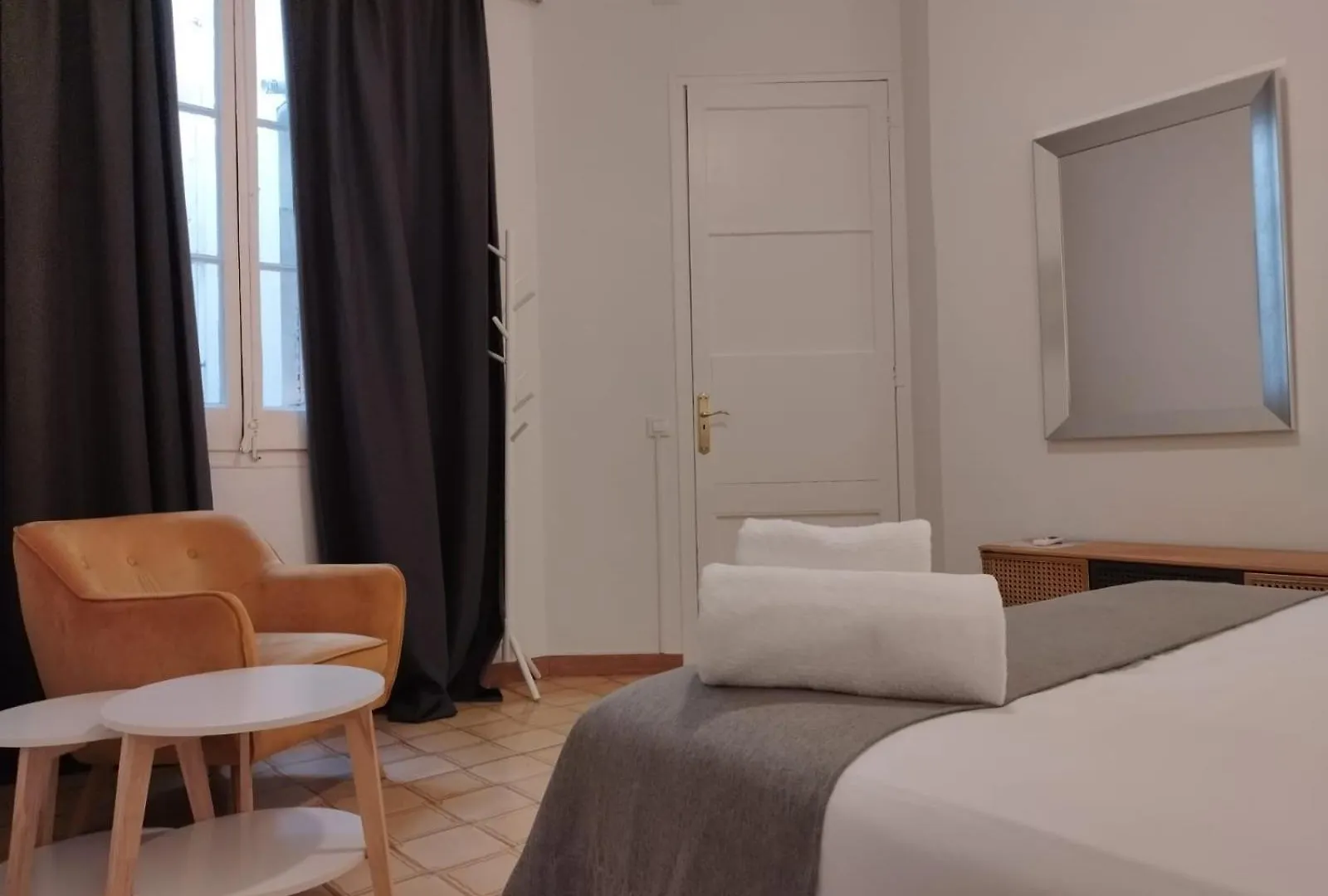 Hostel Sunny Rooms Bcn Barcelona Hiszpania